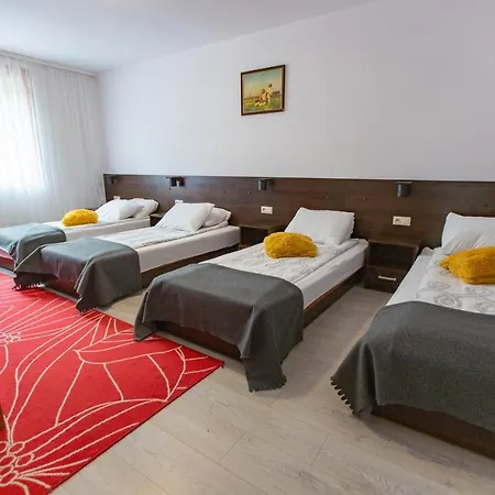 Motel Nocleg Golebiow Pokoje Tylko Pracownicze *